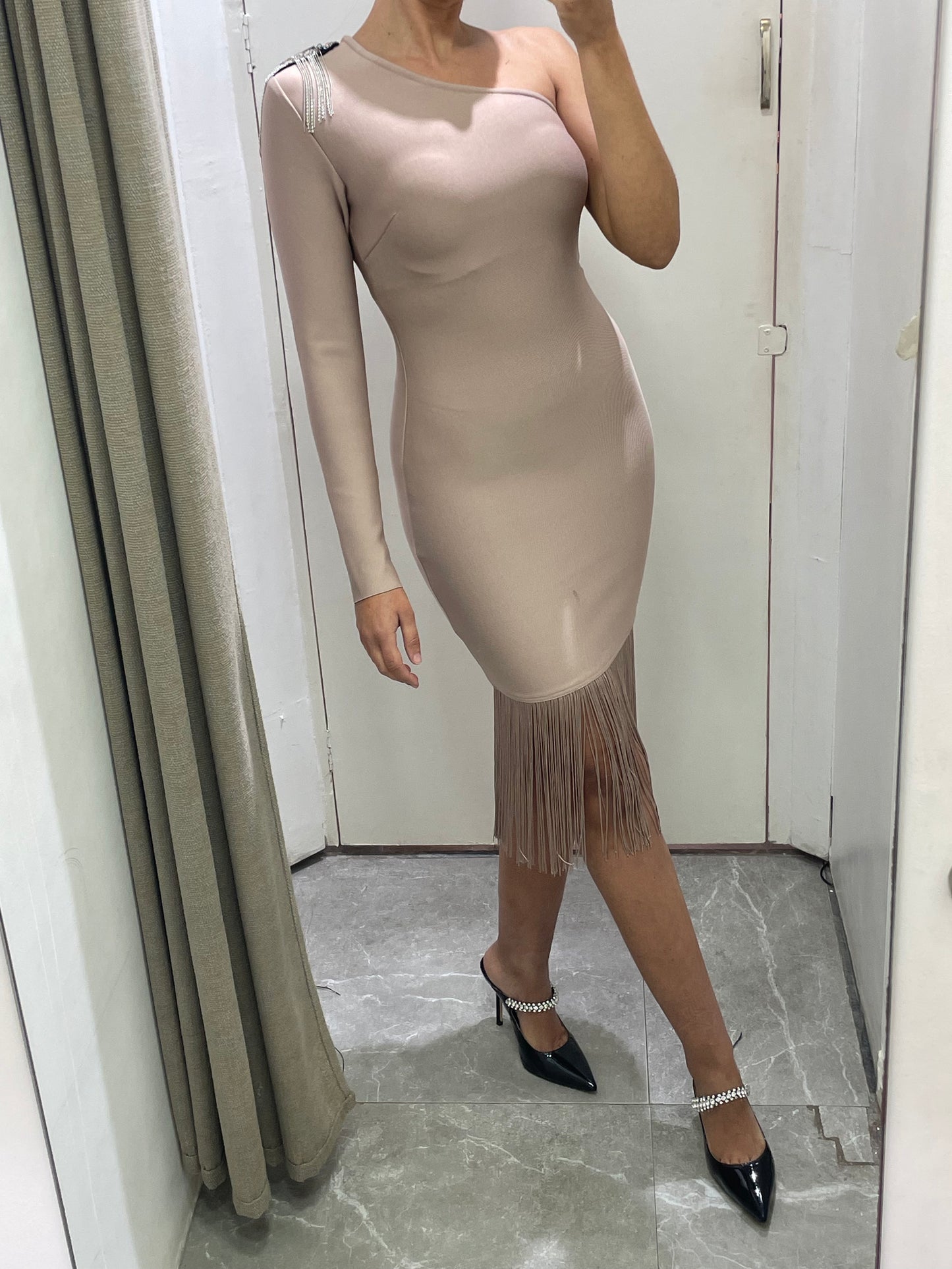 robe soirée bandage beige une manche