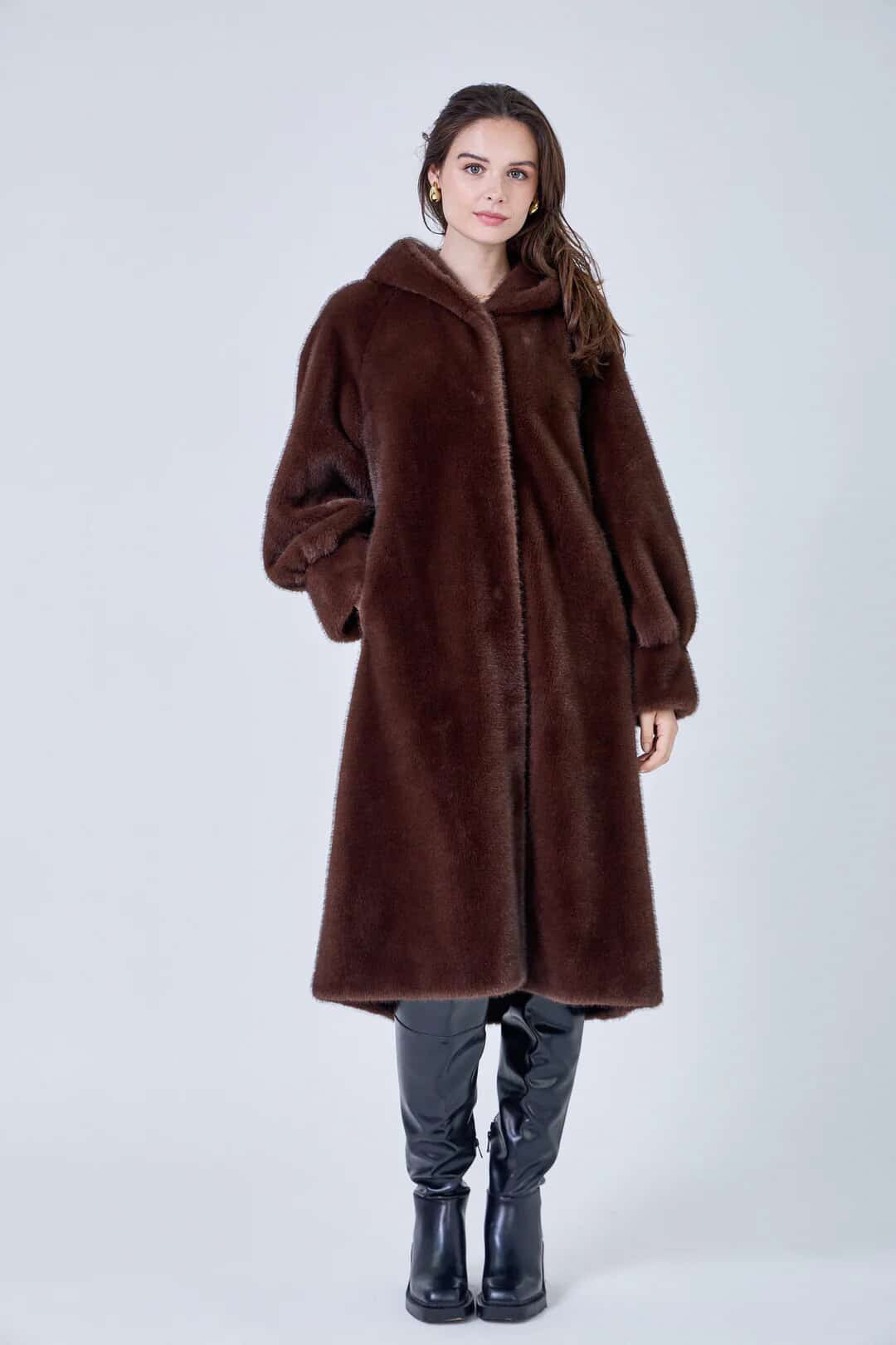 manteau fourrure longue capuche vegan