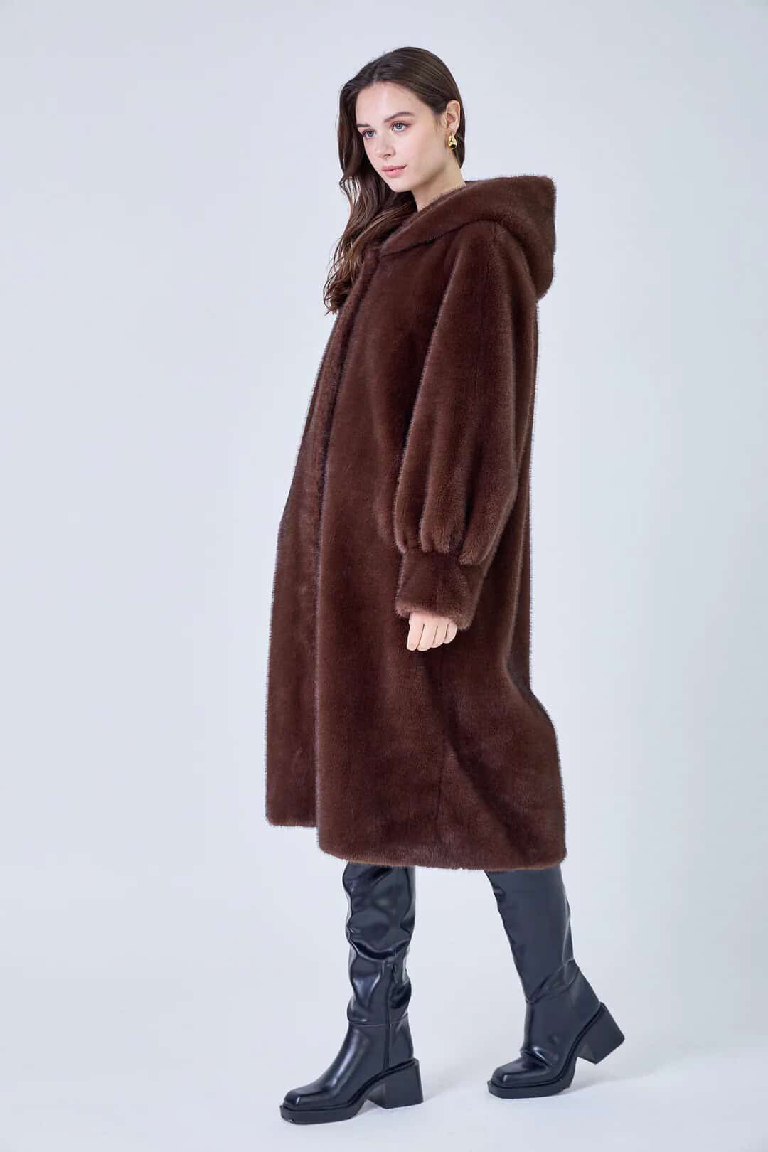 manteau fourrure longue capuche vegan