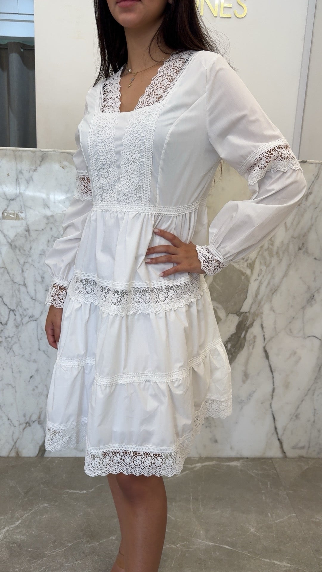 robe manche dentelle