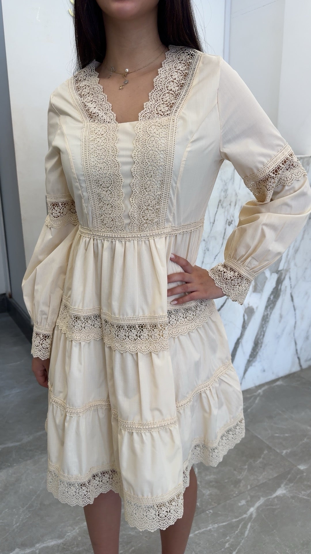 robe manche dentelle