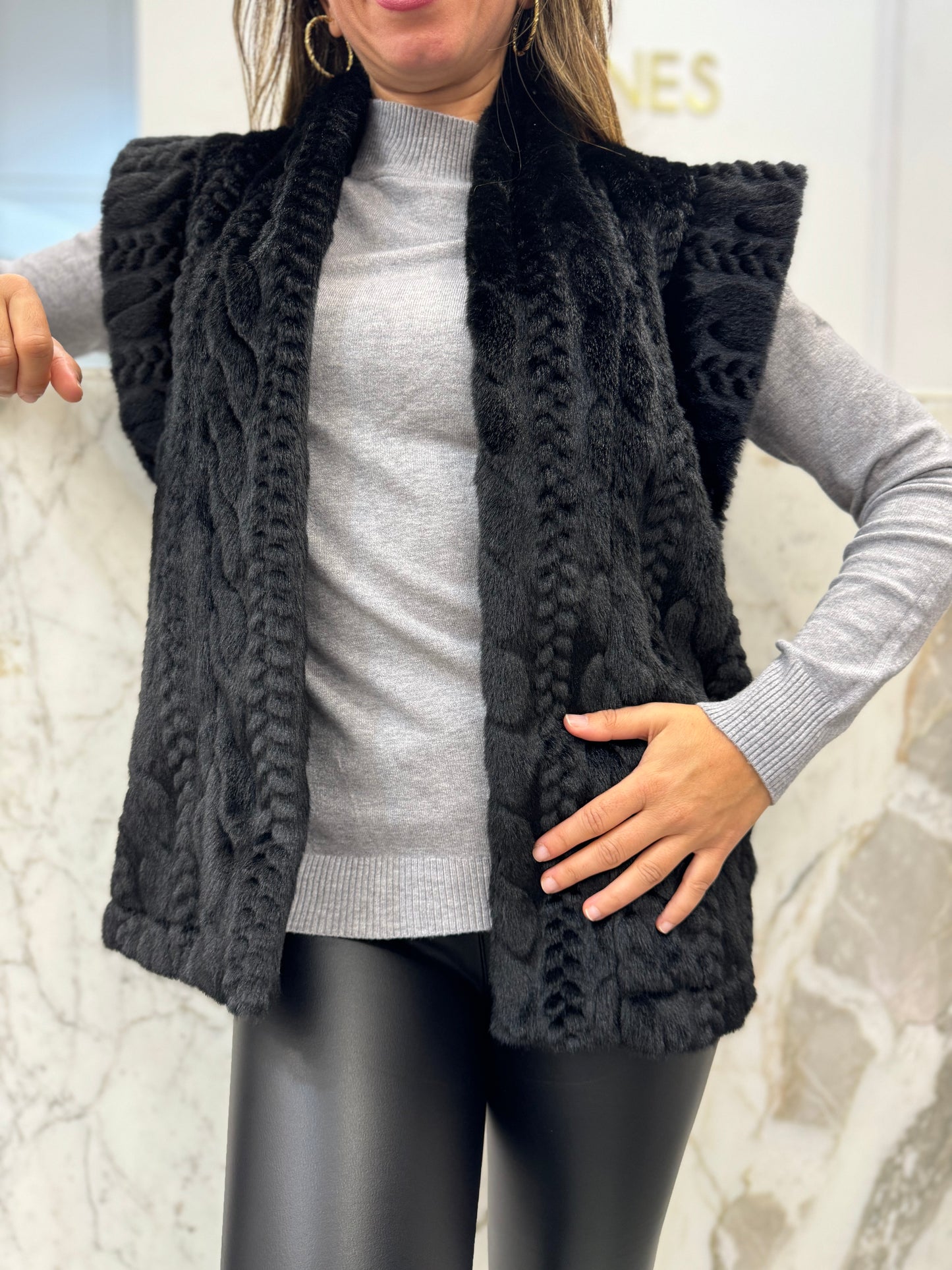 Gilet fourrure vegan torsadée