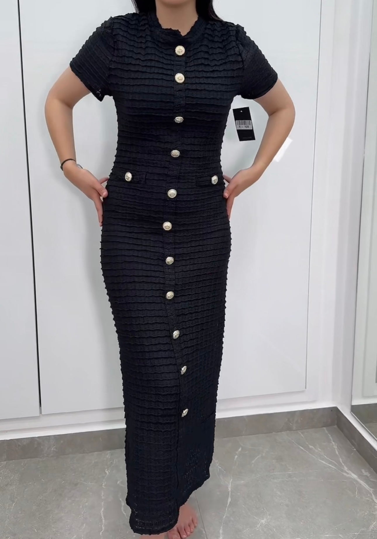 robe longue bouton couronne